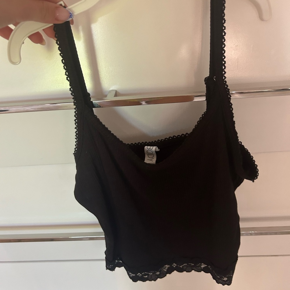 Cropped black tank top